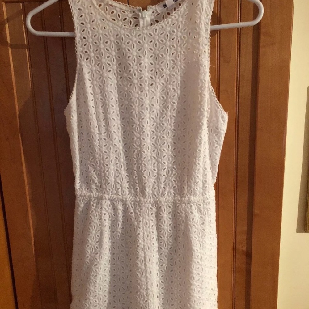 BB Dakota White Eyelet Maryam Romper Size 4